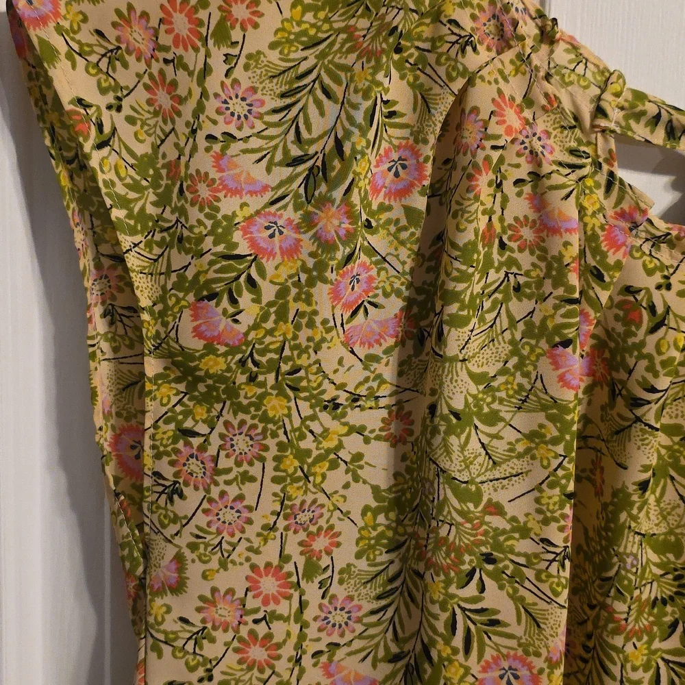 LC Lauren Conrad Floral Top with Green and Pink Accents - Picture 6 of 10